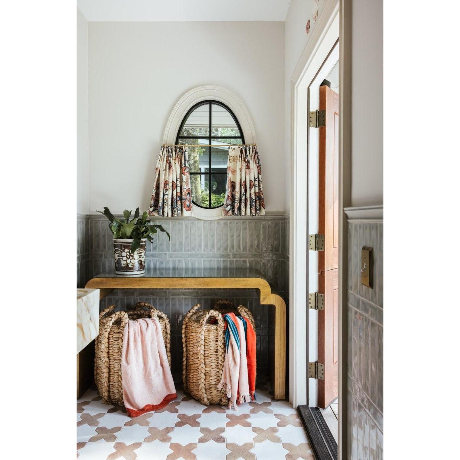 Woodbridge Furniture Daisy Console