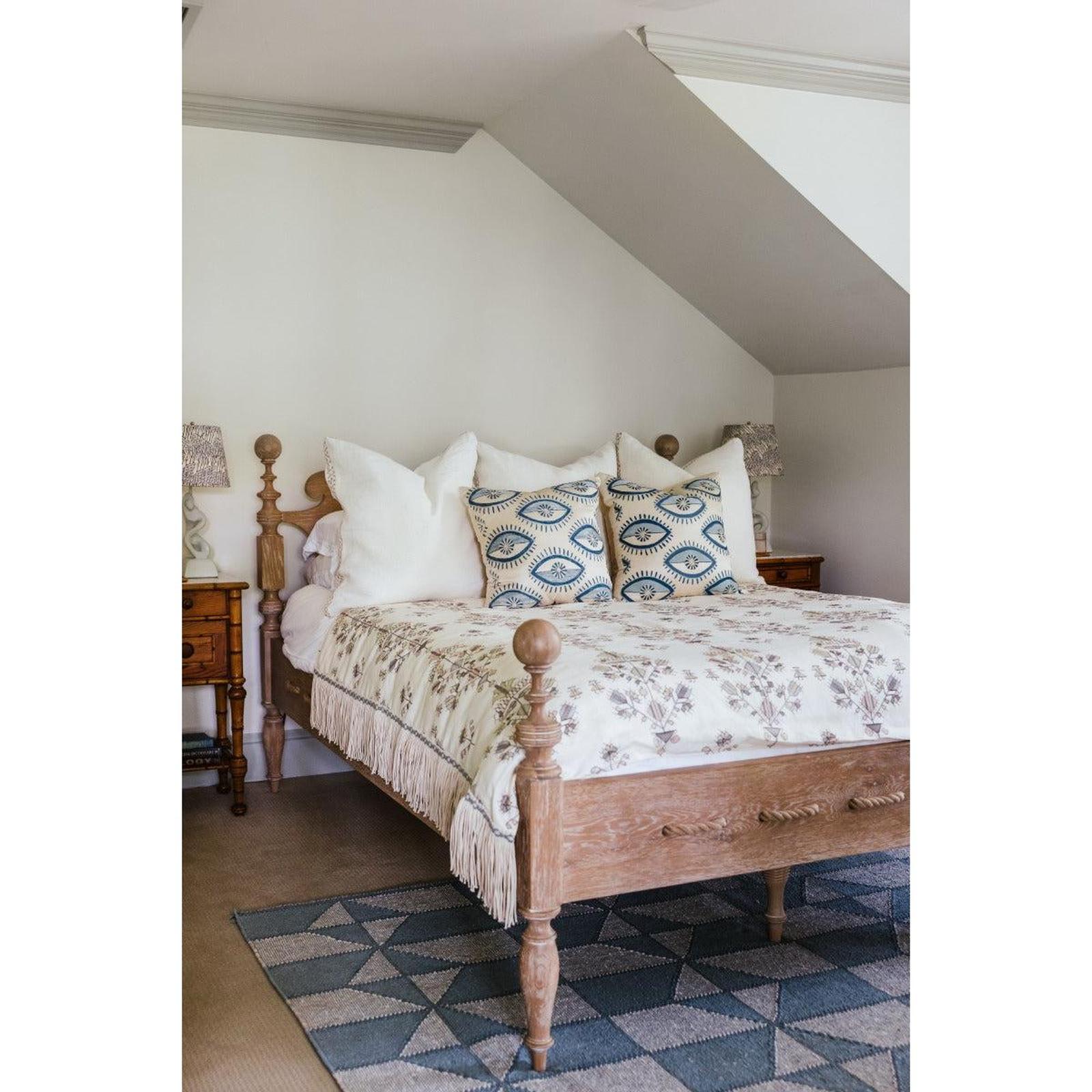 Woodbridge Furniture Saltwater Bed