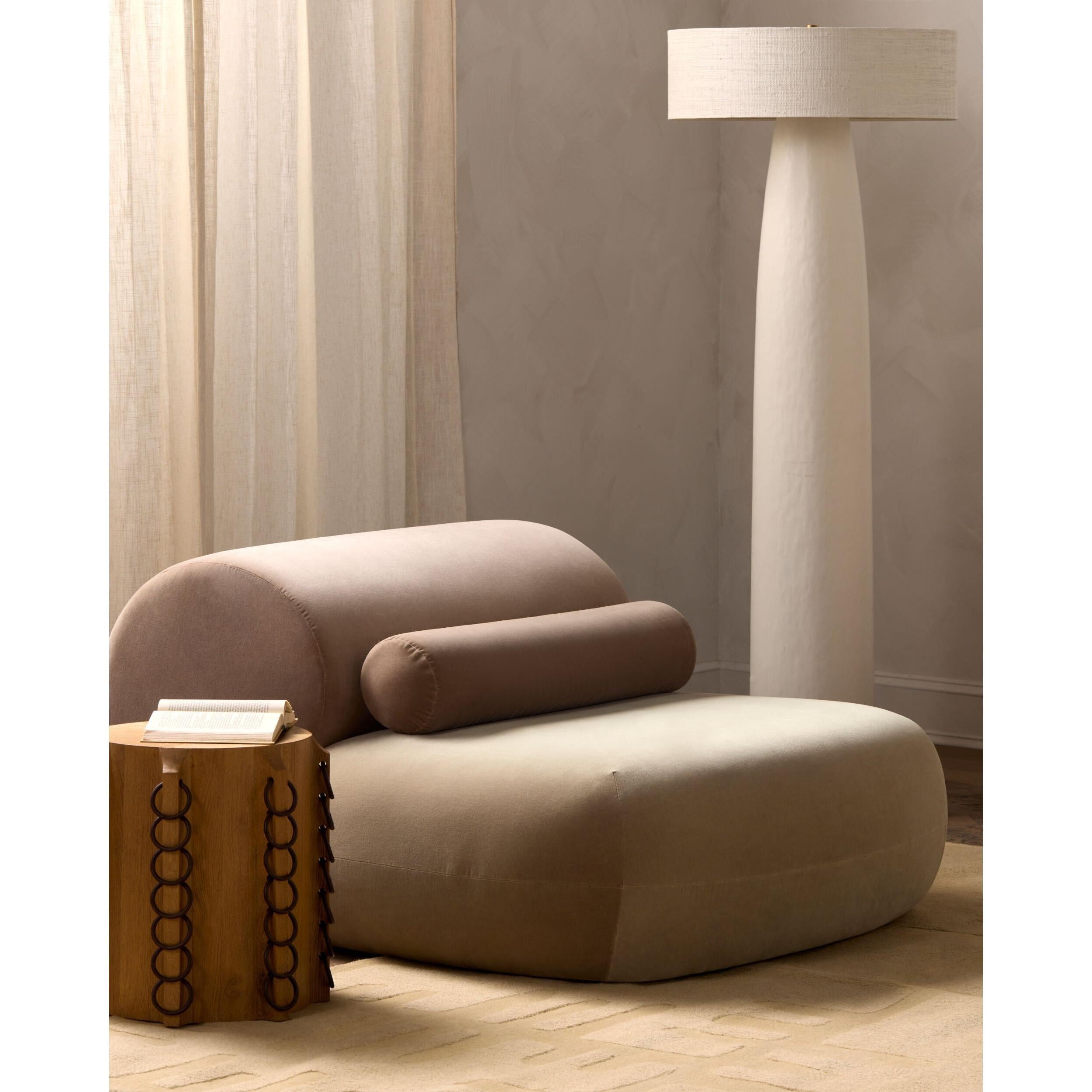 Global Views Wanderer Lounger