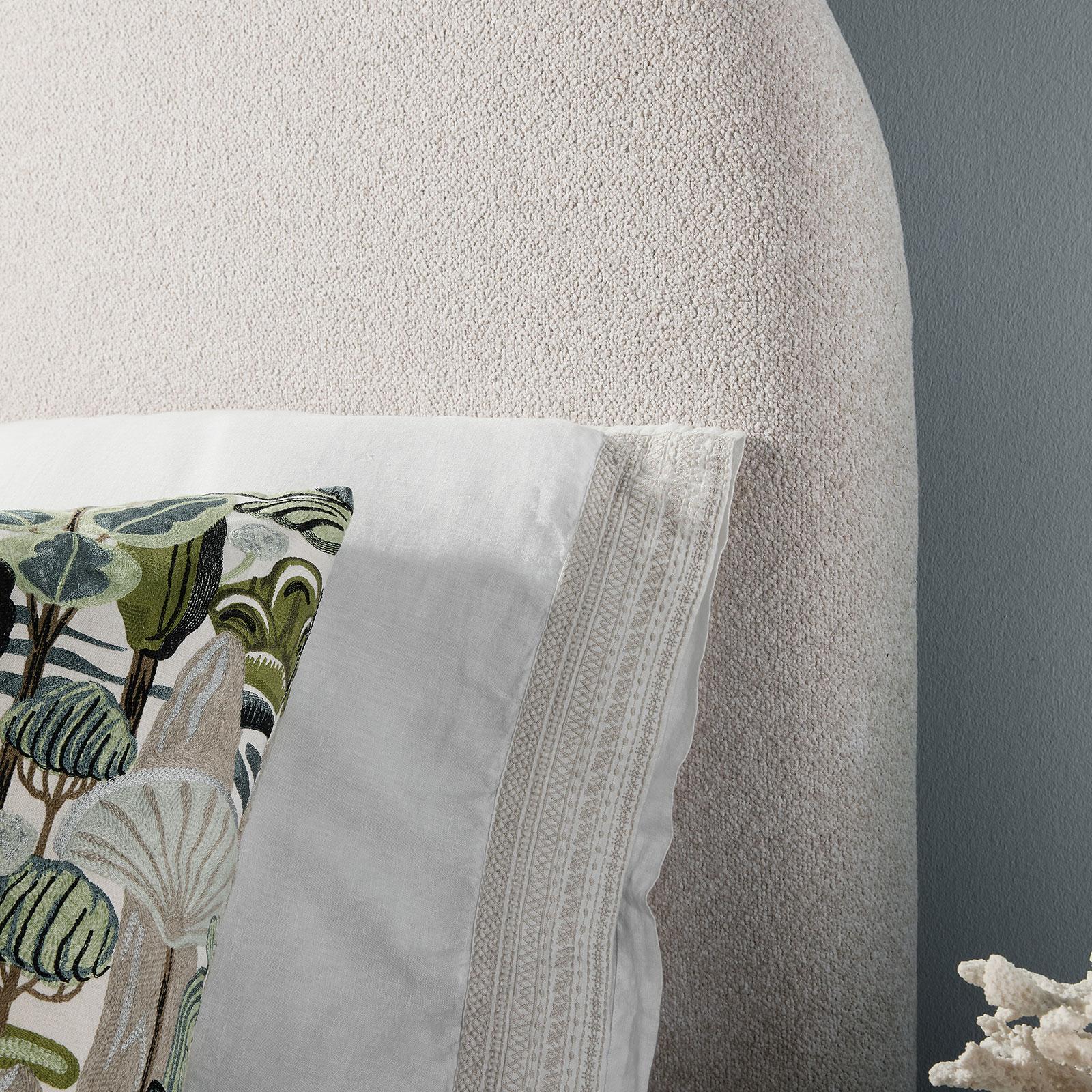 Hooker Furniture Commerce and Market Bridget Upholstered Bed
