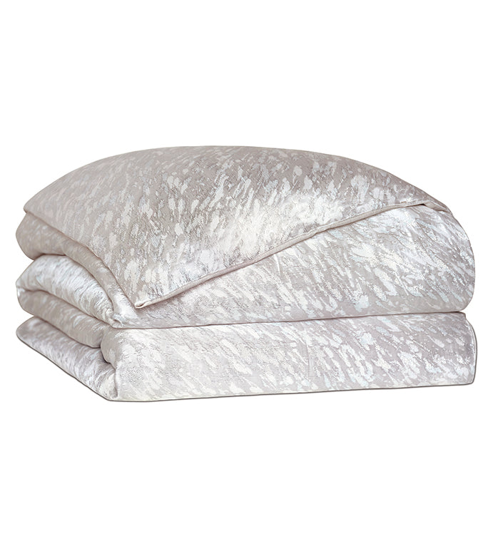 Eastern Accents Vionnet Platinum Hand-Tacked Comforter