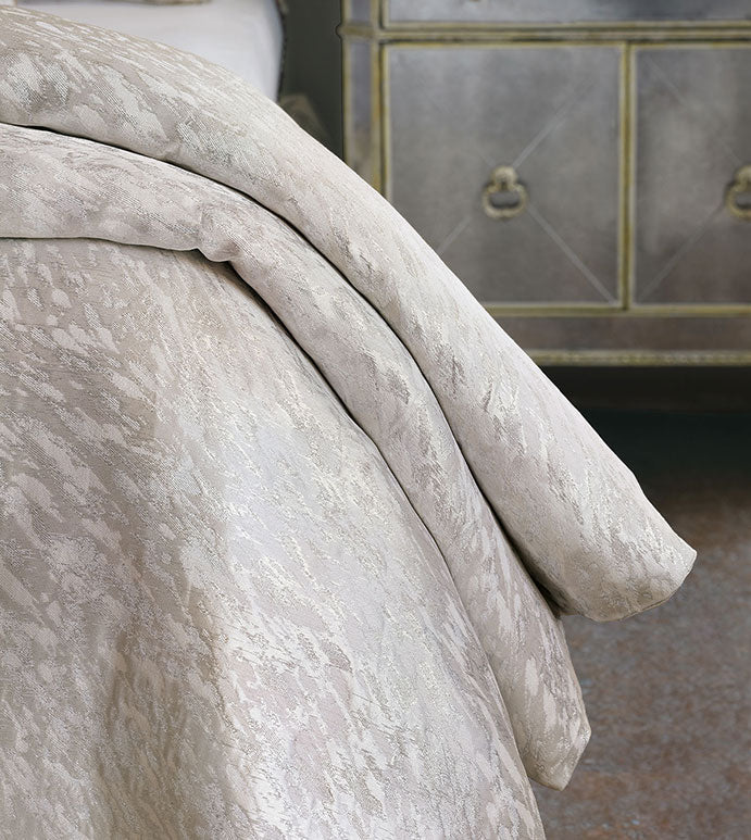 Eastern Accents Vionnet Platinum Duvet Cover