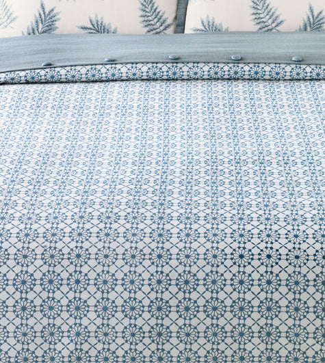 Eastern Accents Penelope Hand-Tacked Comforter