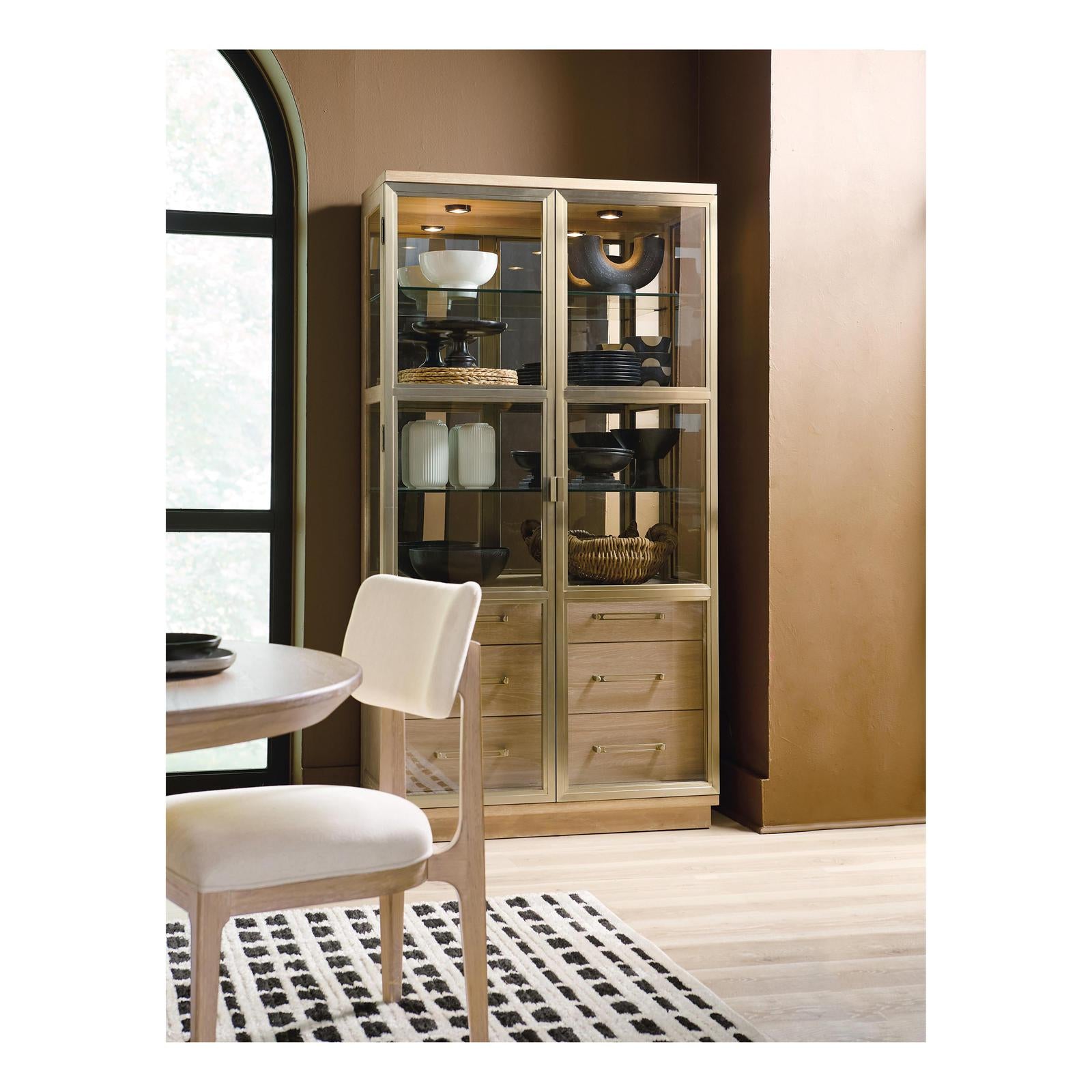 Hooker Furniture Banyon Bay Display Cabinet