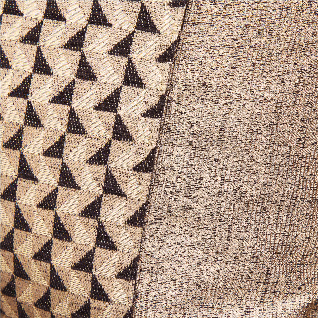 Michael Amini Lisbon Loveseat - Onyx/Gold