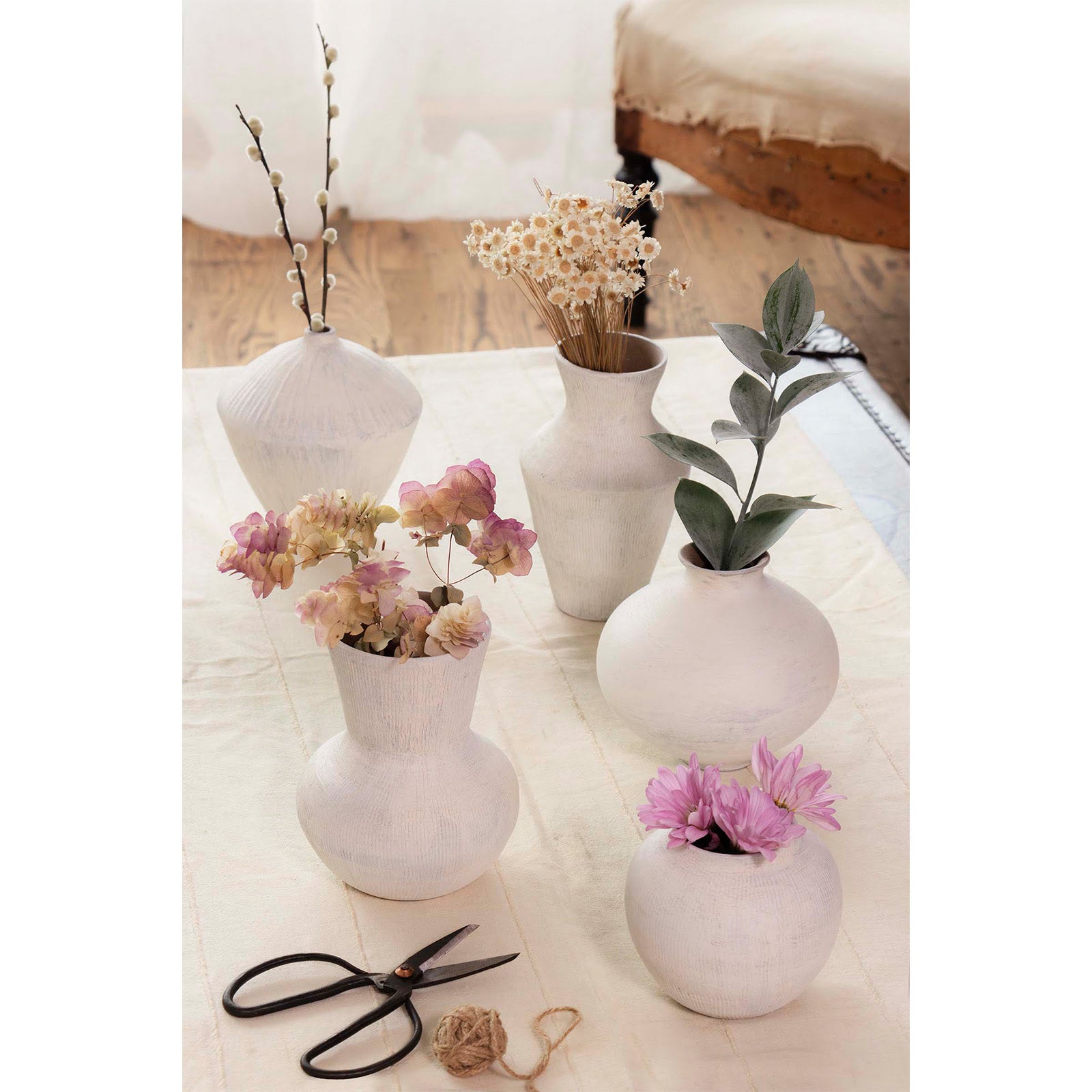 Regina Andrew Noor Ceramic Vase Set
