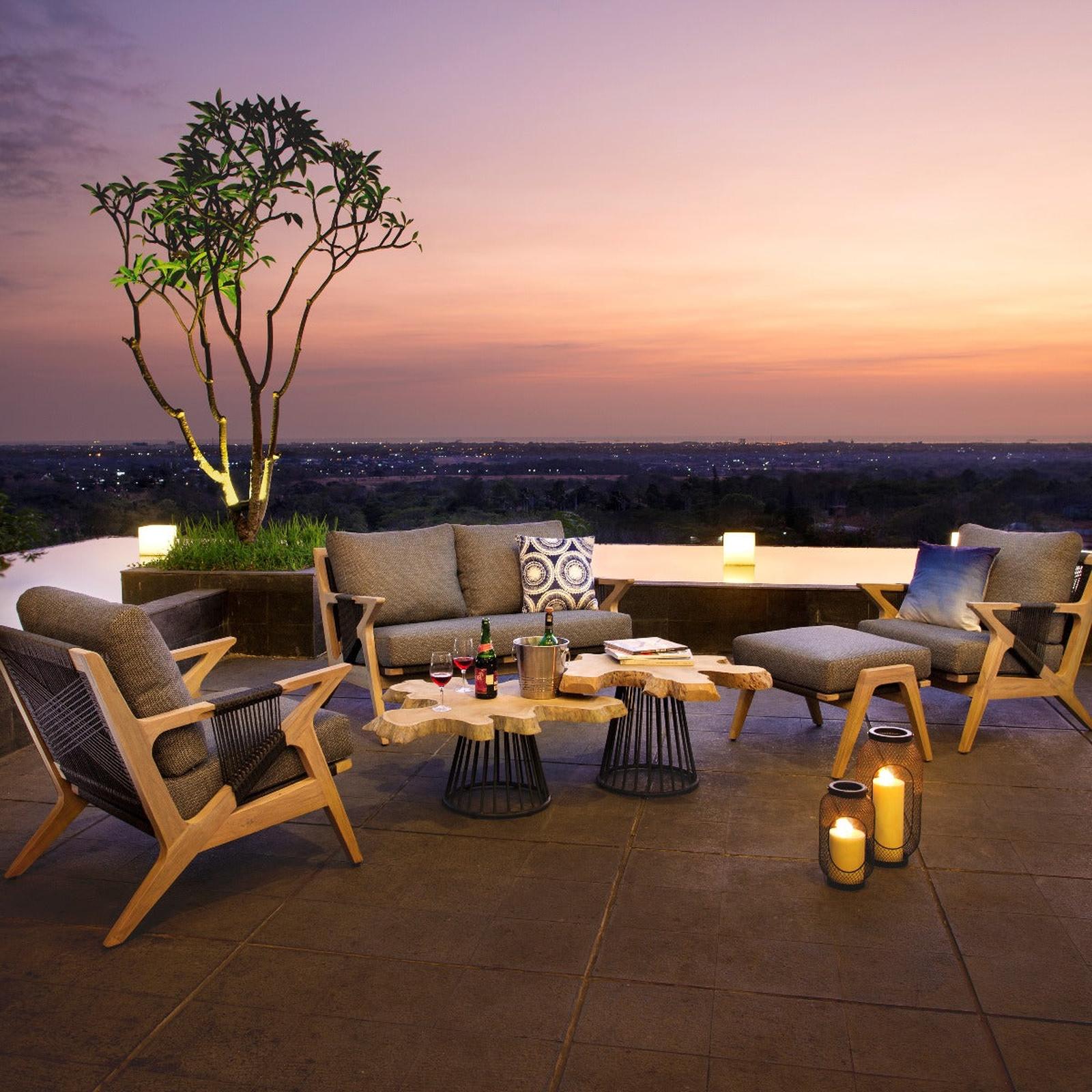 Woodbridge Furniture Bellevue Outdoor Loveseat