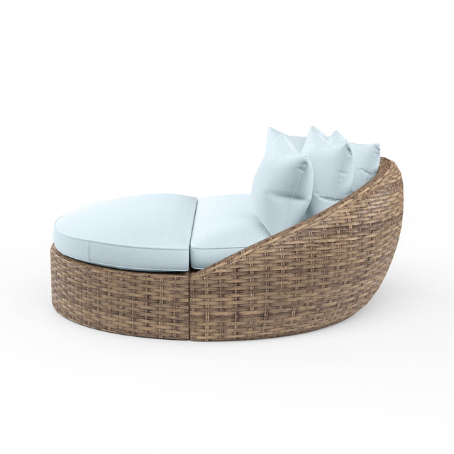 Sunset West Havana Round Daybed