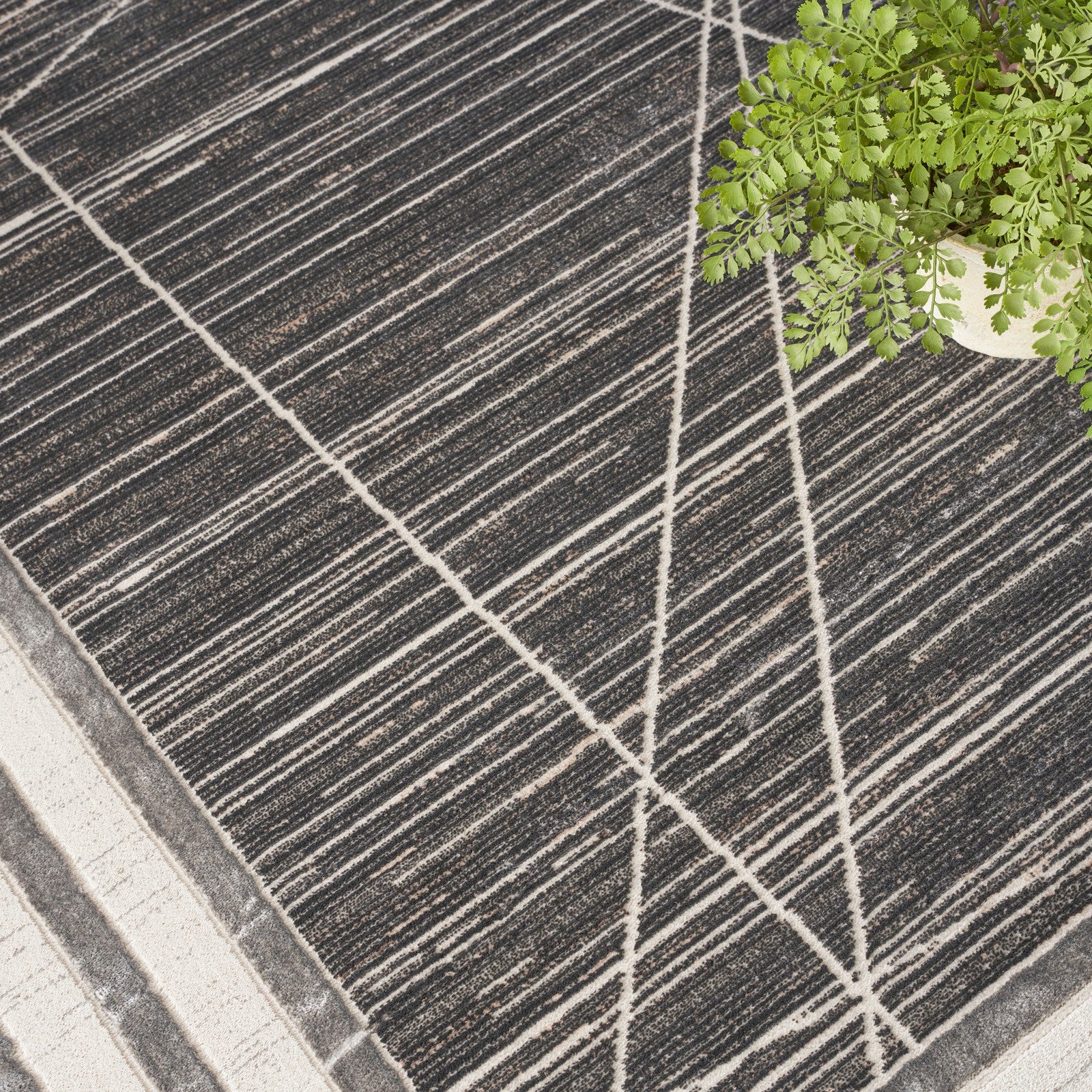 Nourison Desire DSR01 Modern Indoor Rug