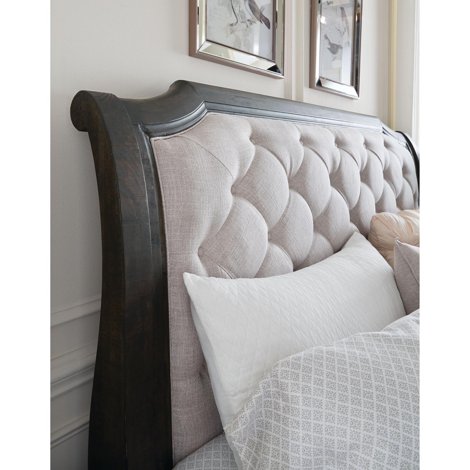 Magnussen Home Bellamy Peppercorn Sleigh Bed