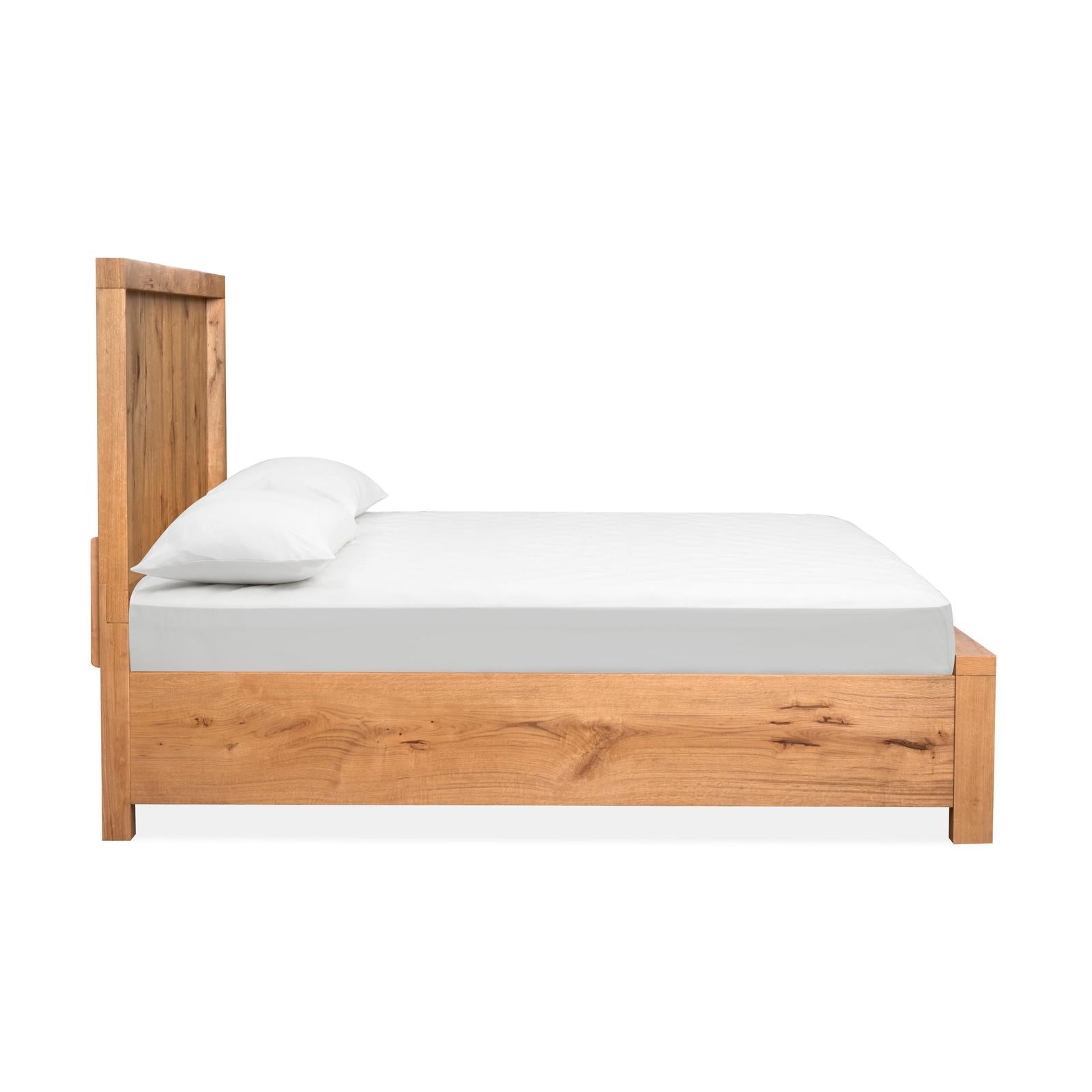 Magnussen Home Laramie Honey Wheat Bed