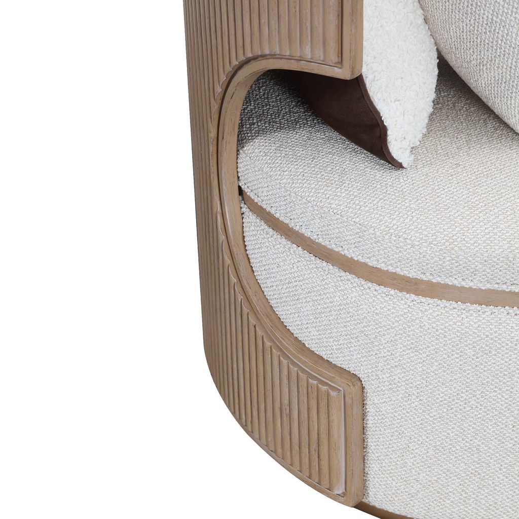 Michael Amini West Kensington Chaise - Buff/Seal Salt Caramel
