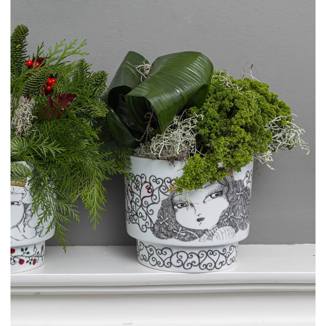 Vista Alegre Rainhas De Portugal Cachepot Queen Ines De Castro By Helia Aluai