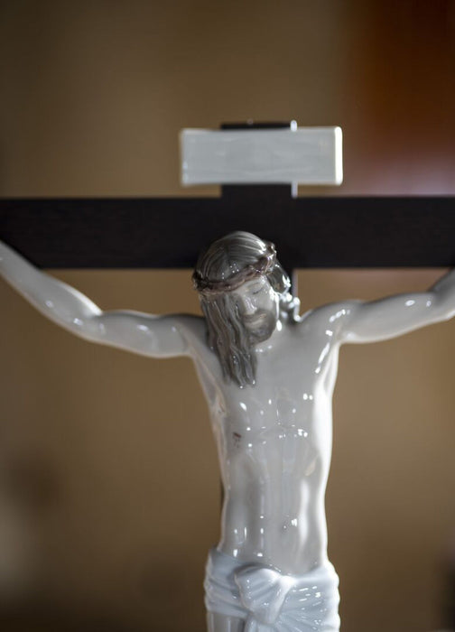 Lladro Our Savior Crucifix Figurine Tabletop