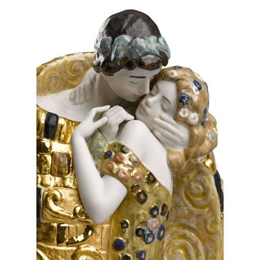 Lladro The Kiss Couple Sculpture