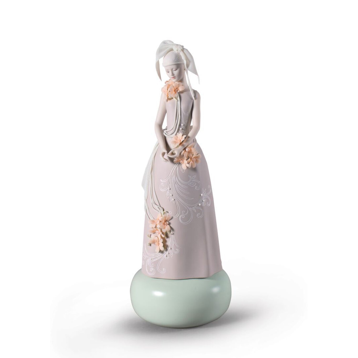 Lladro Haute Allure Exclusive Model Woman Figurine Limited Edition
