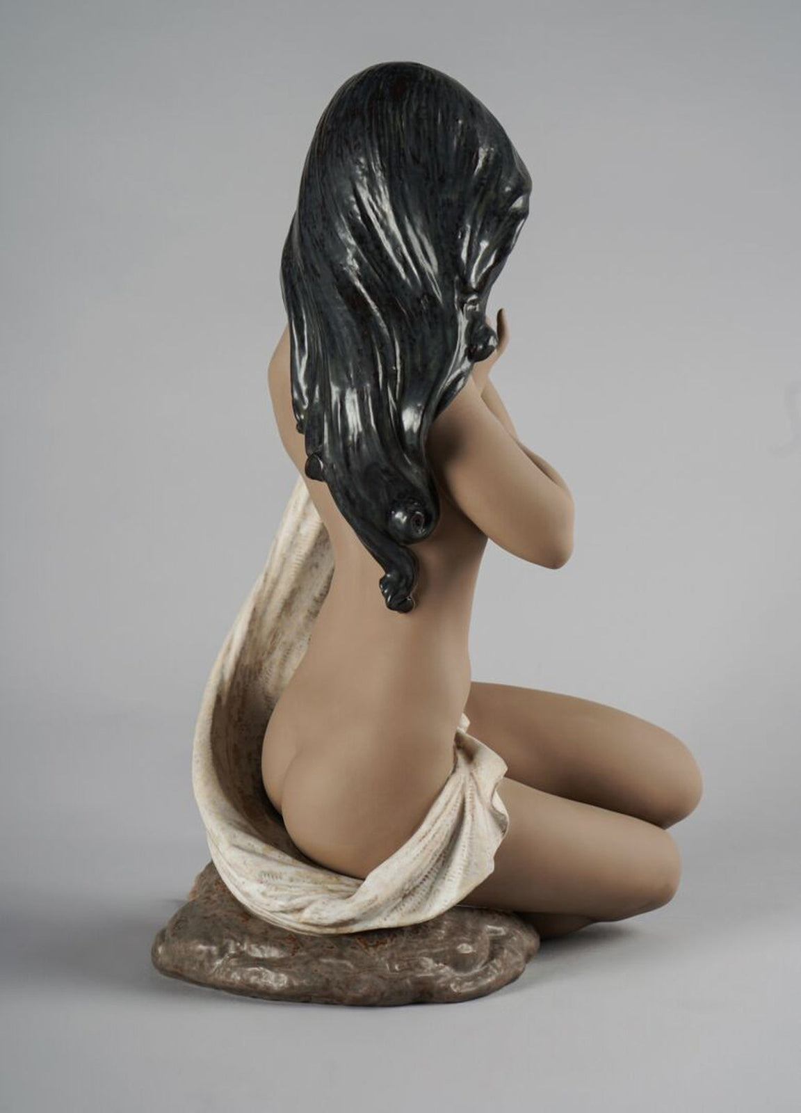 Lladro Subtle moonlight Woman Figurine Limited edition