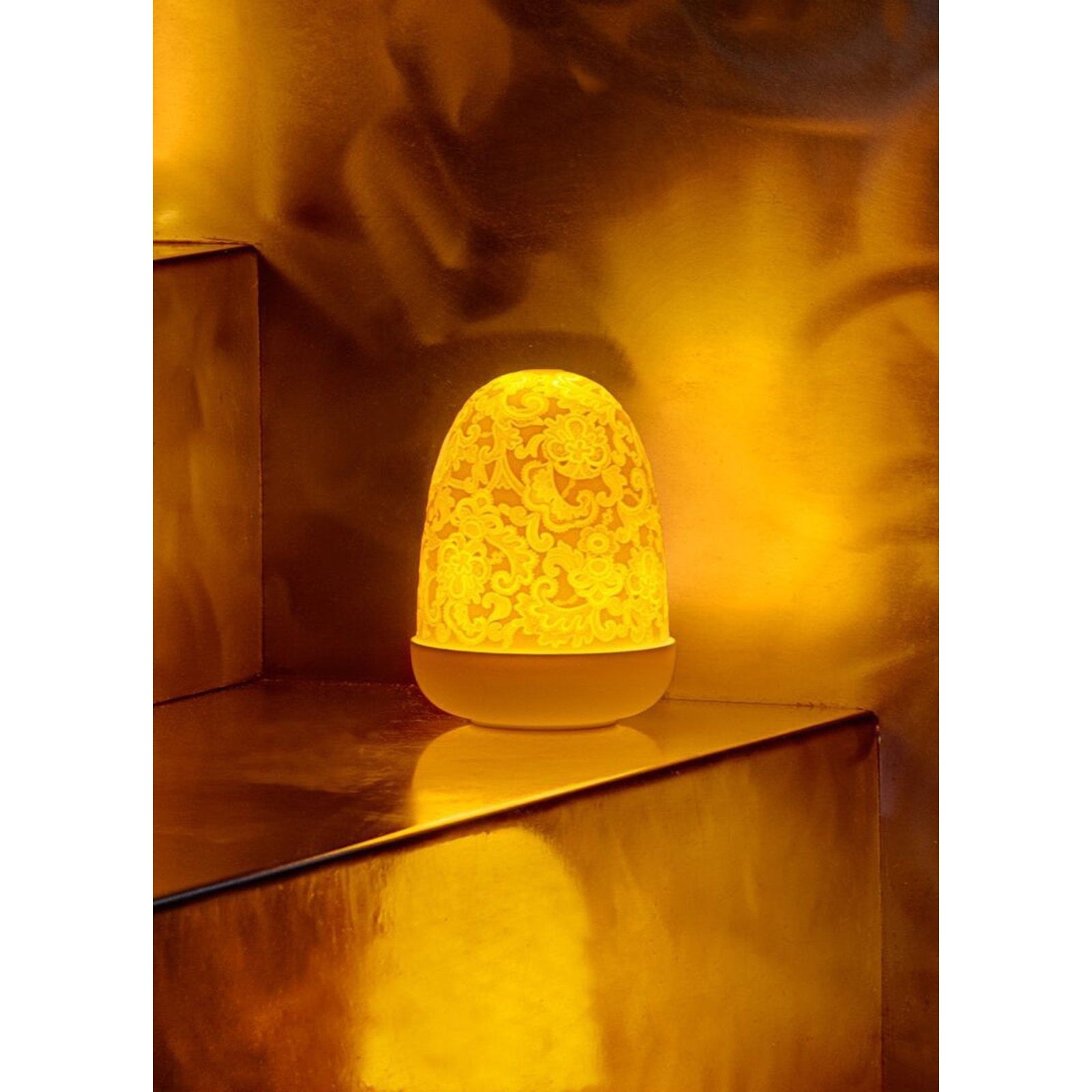 Lladro Lace Dome Table Lamp