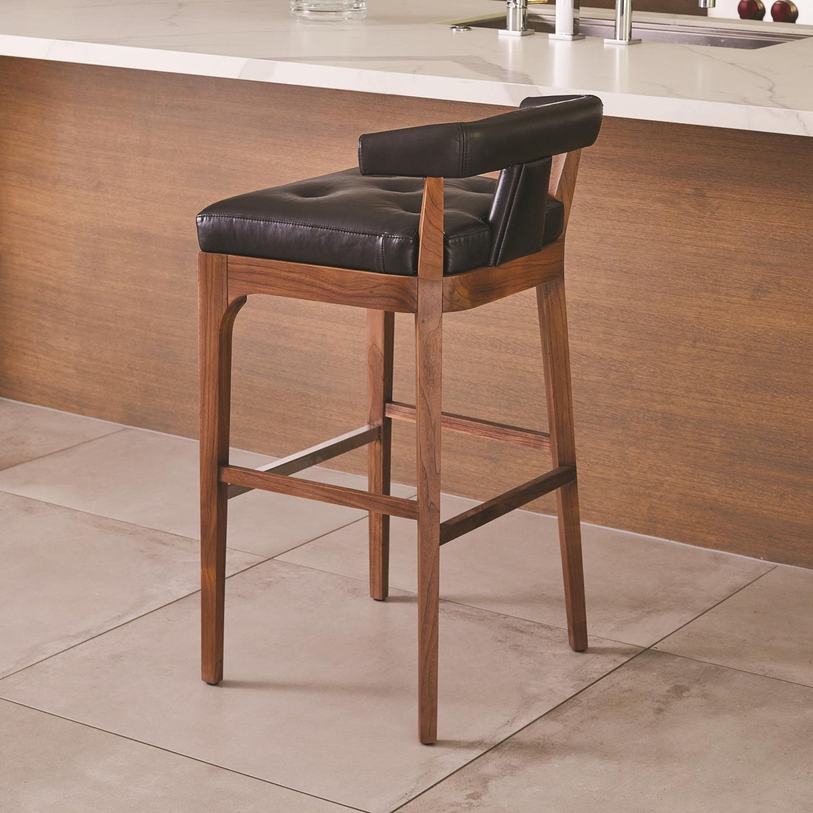 Global Views Moderno Bar Stool