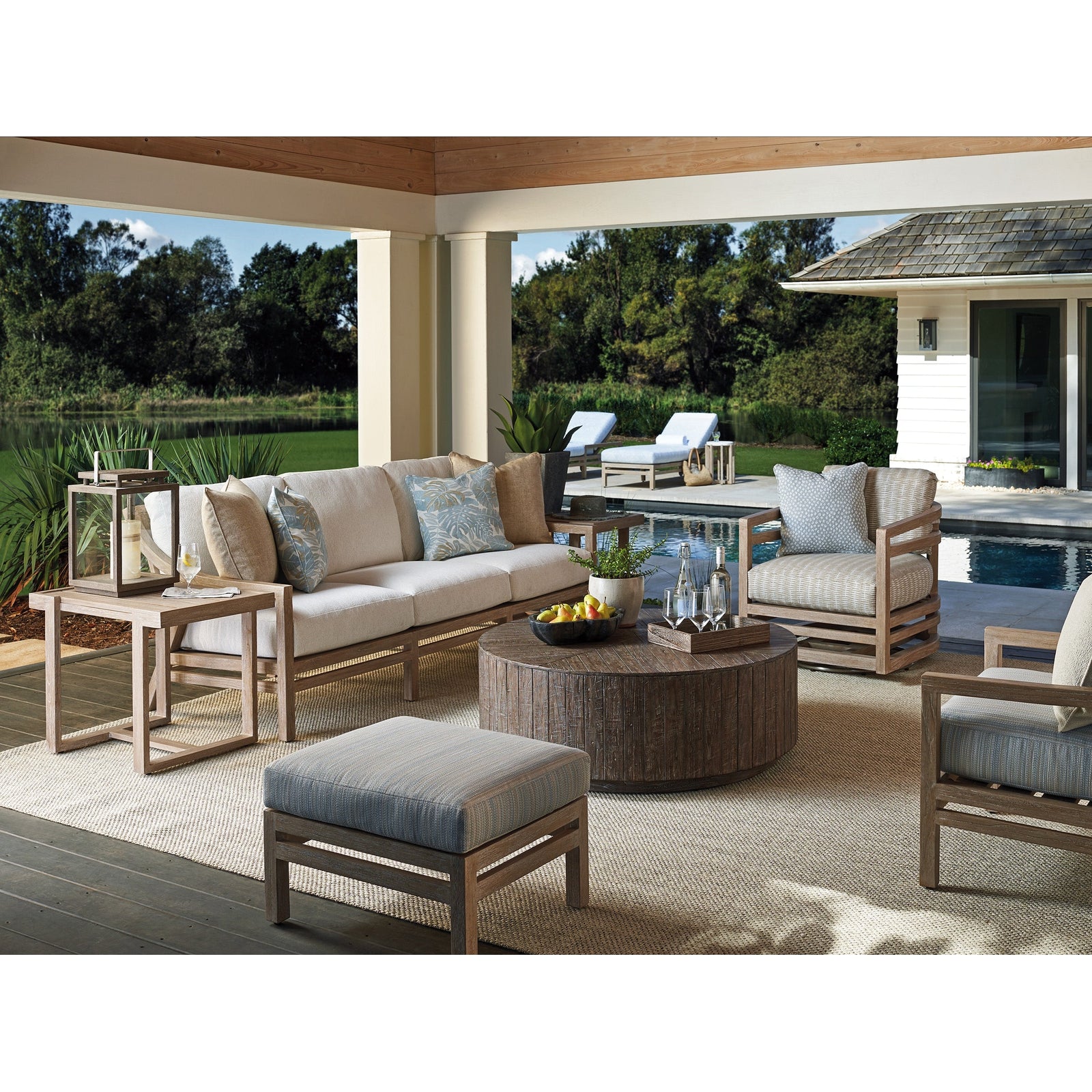Tommy Bahama Outdoor Stillwater Cove Round Cocktail Table