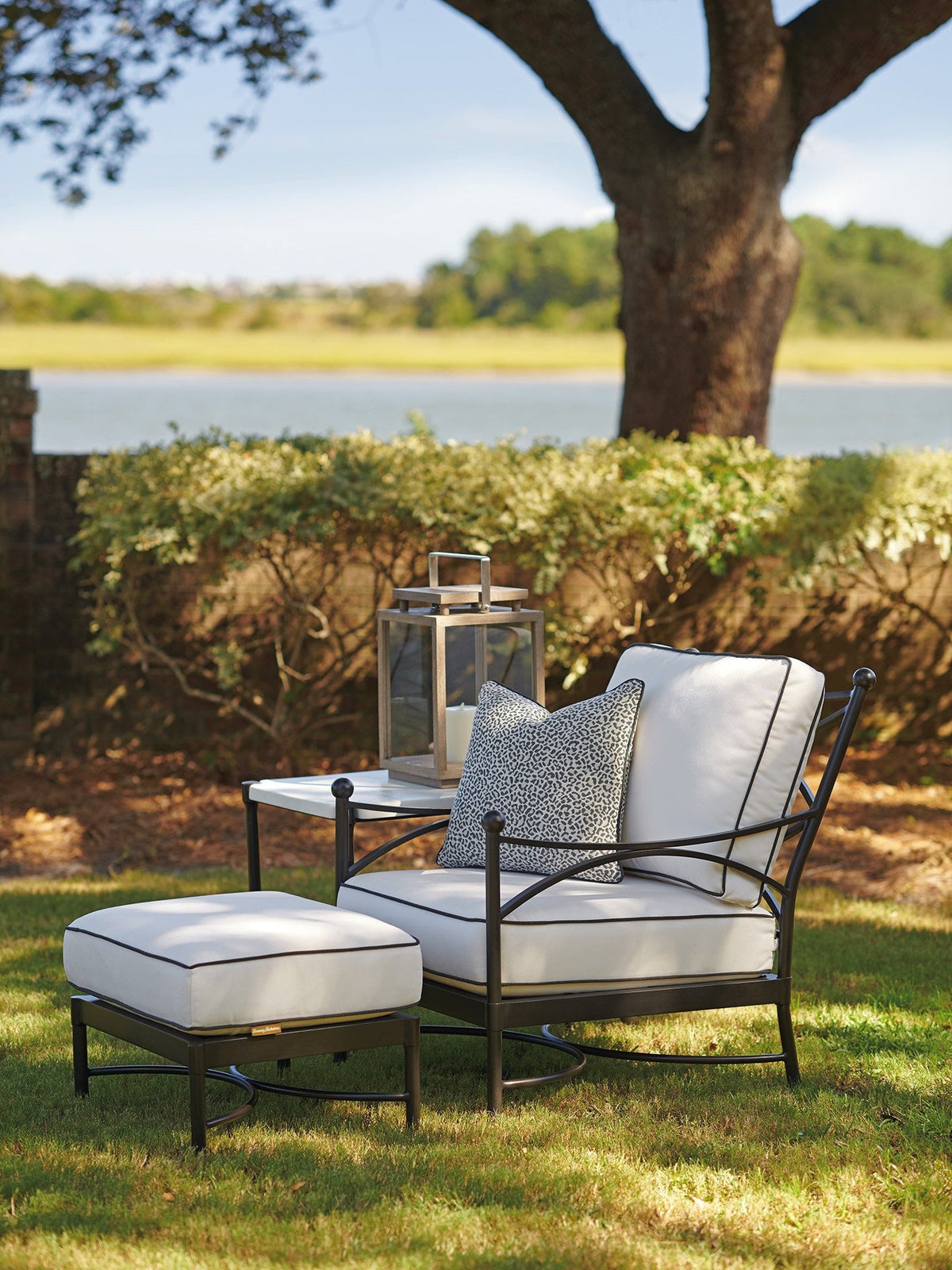 Tommy Bahama Outdoor Pavlova Ottoman 3911