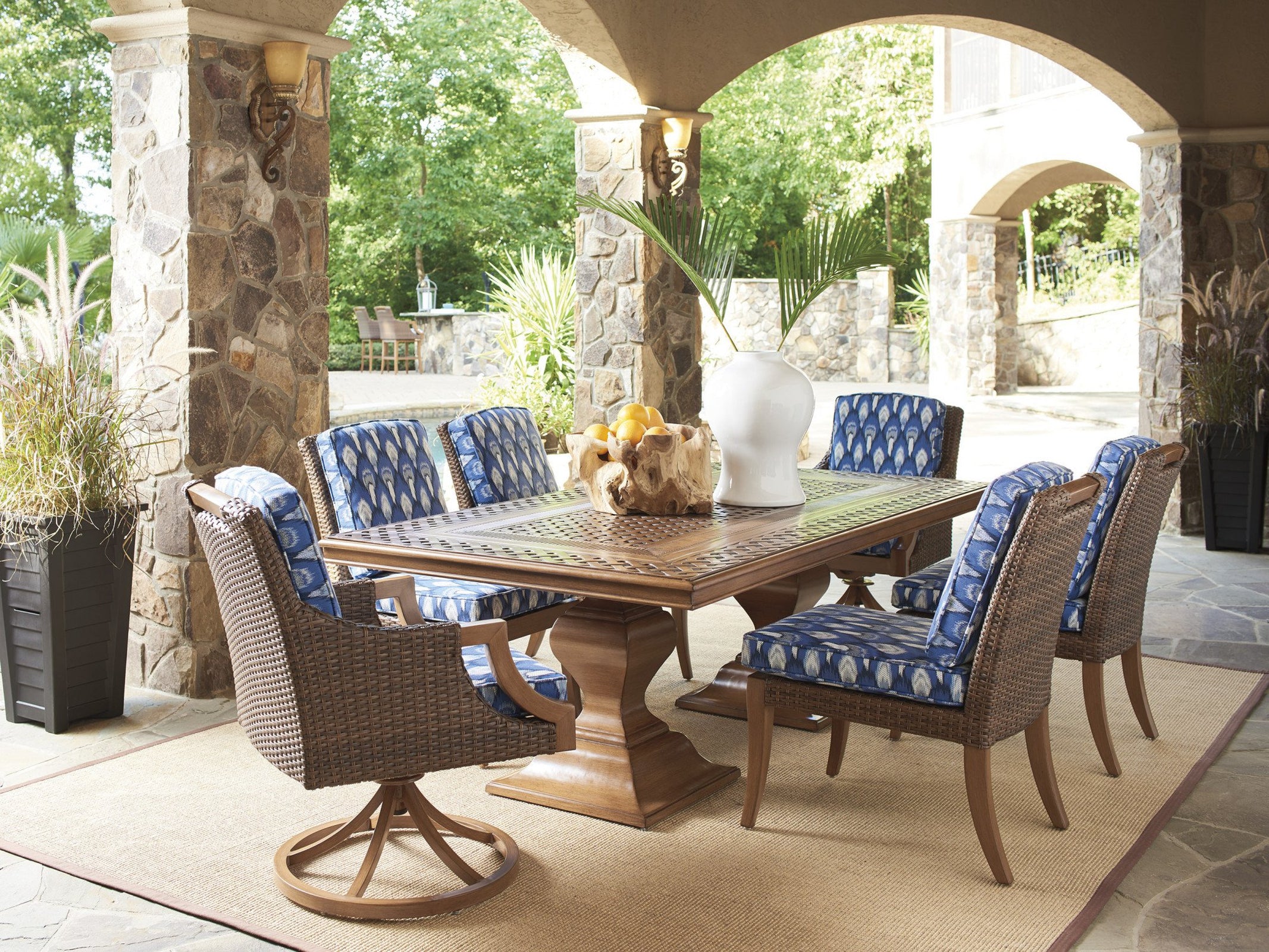 Tommy Bahama Outdoor Harbor Isle Swivel Rocker Arm Dining Chair