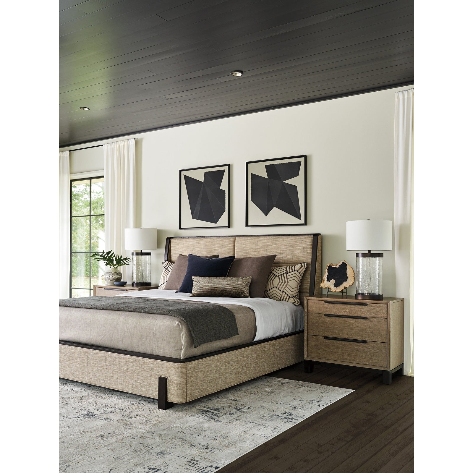 Lexington Zanzibar Barcelona Upholstered Bed