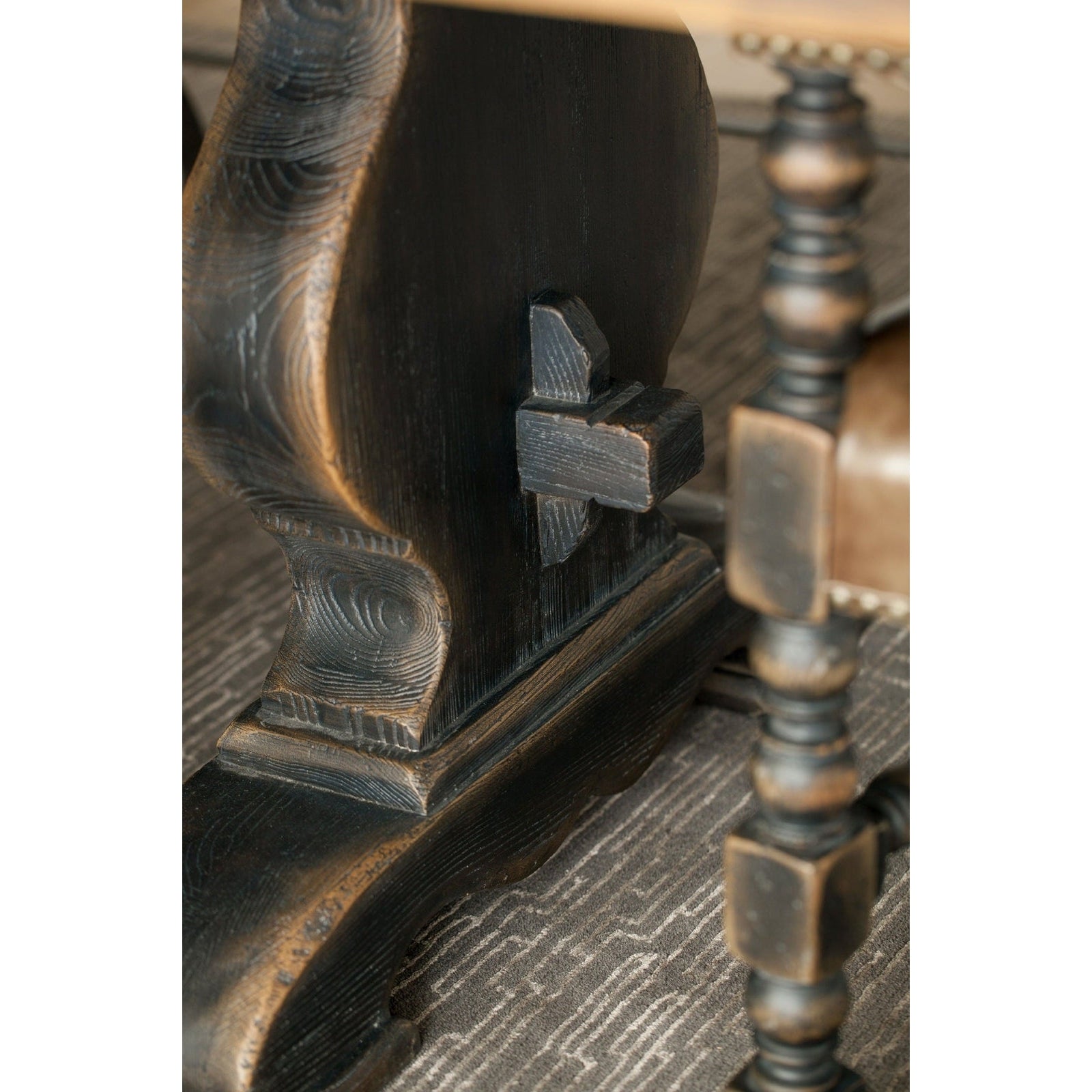 Hooker Furniture Bandera 86in Table w/2-18in Leaves