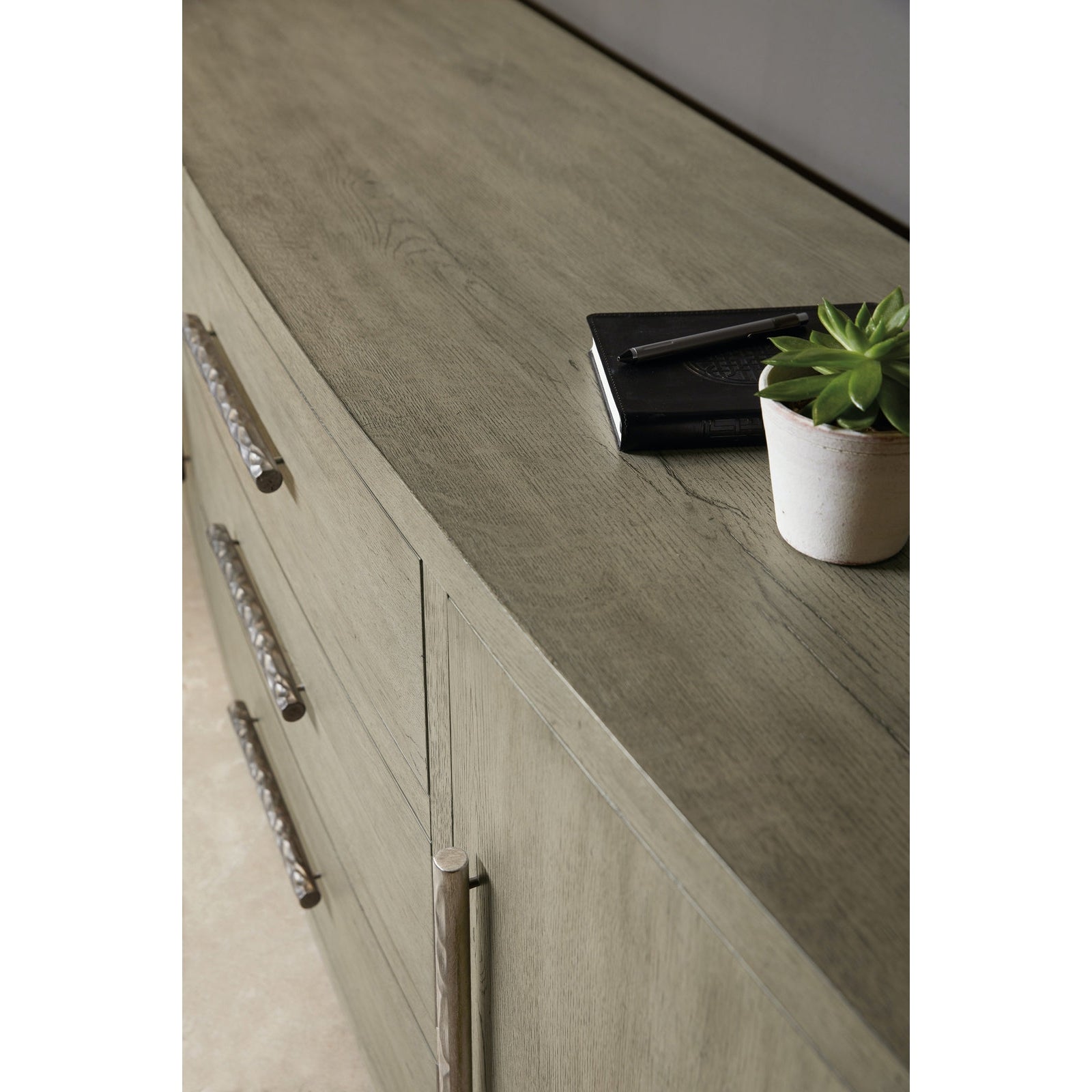 Hooker Furniture Linville Falls Plunge Basin Entertainment Console