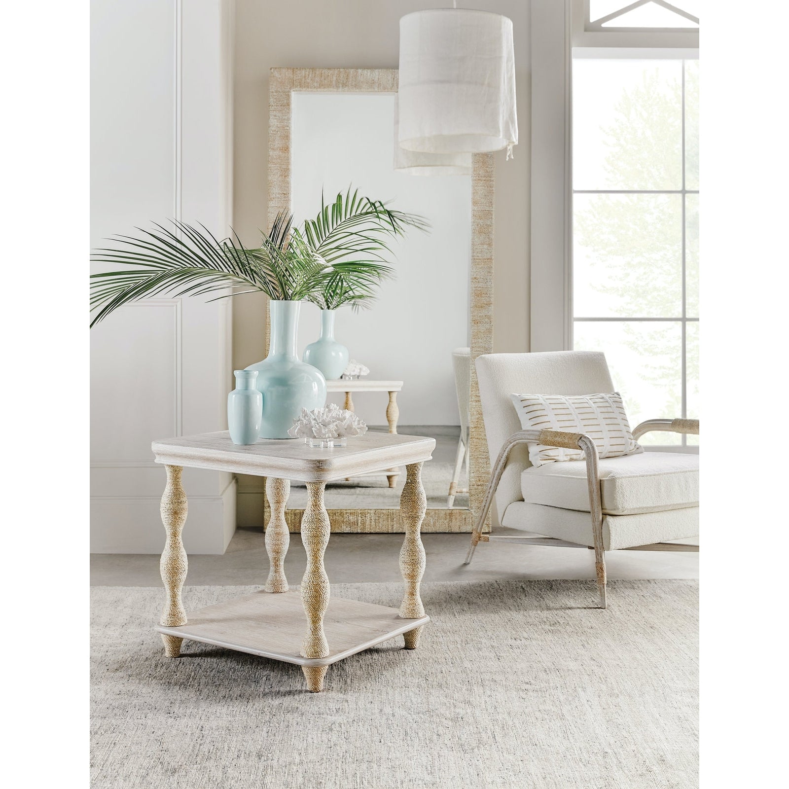 Hooker Furniture Serenity Bahari Lamp Table