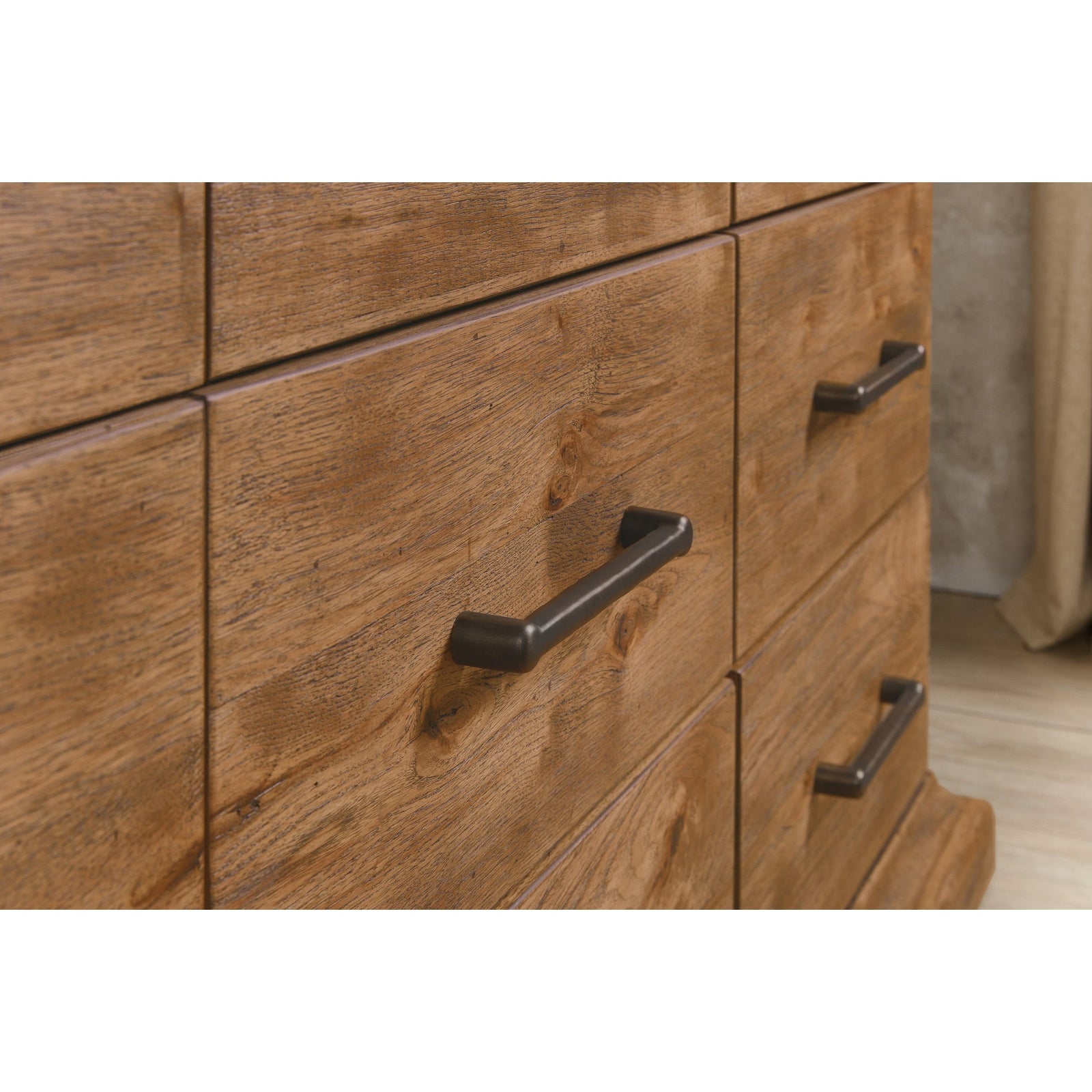 Hooker Furniture Big Sky Nine Drawer Dresser
