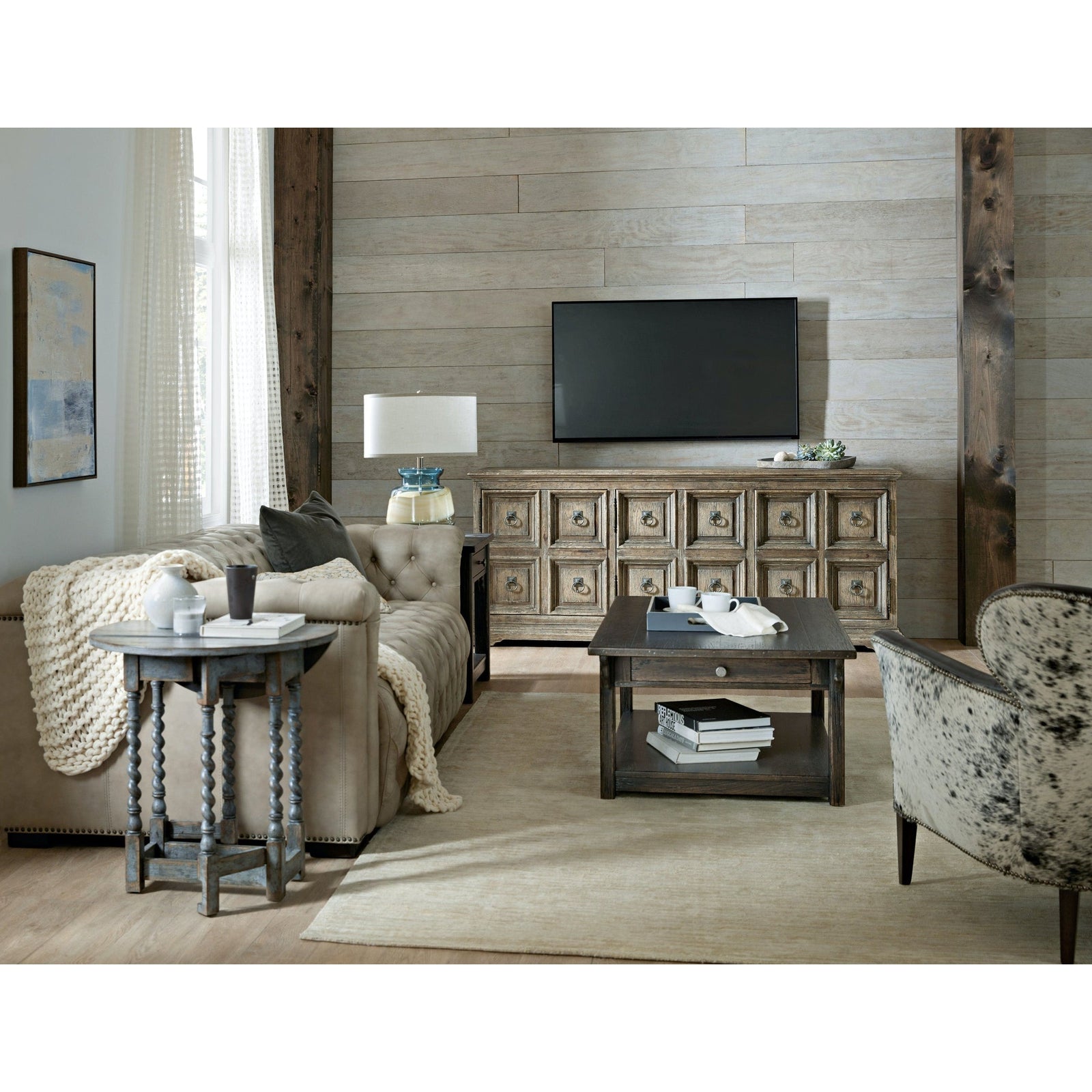 Hooker Furniture La Grange Prause Gate Leg Round Table