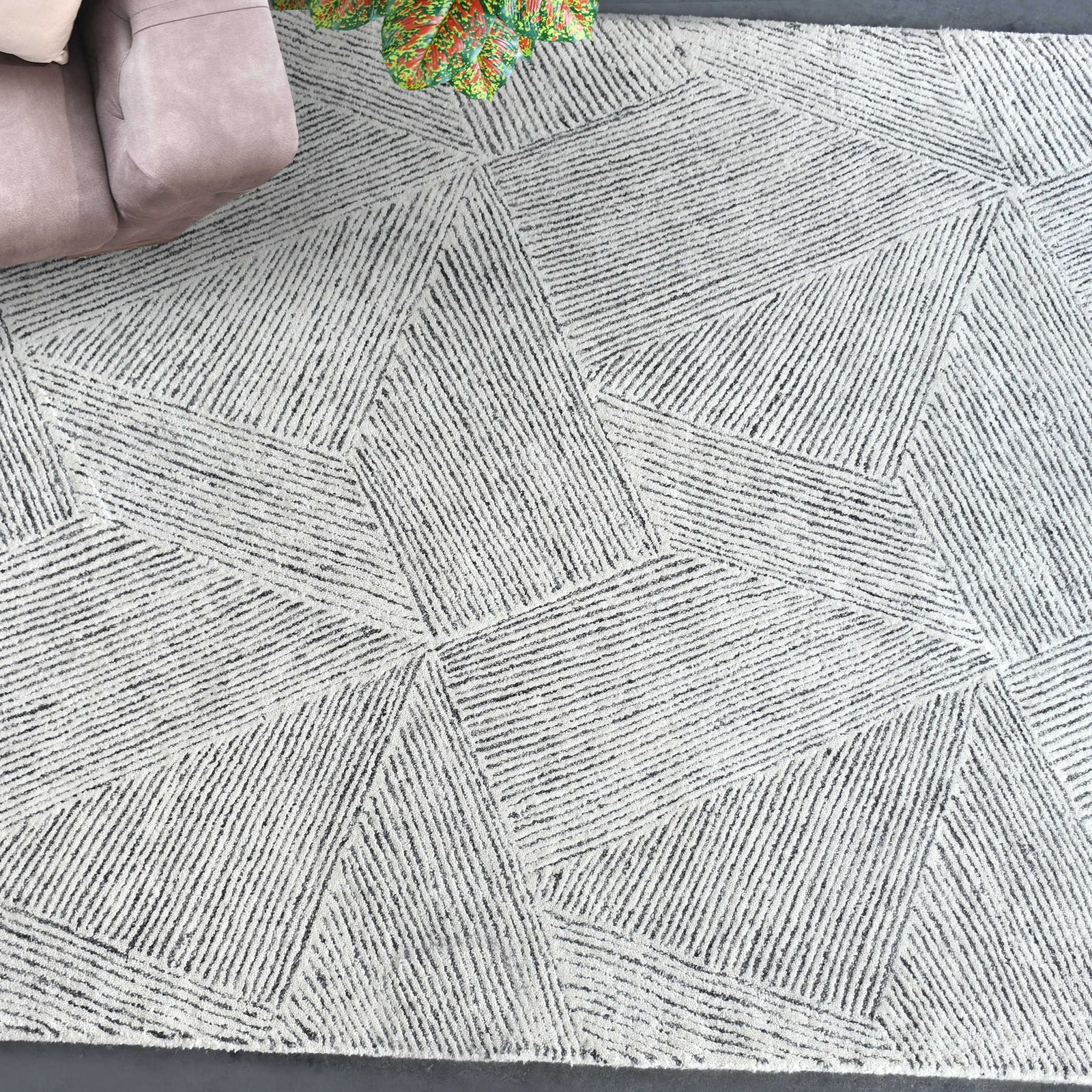 Uttermost Paonia Geometric Rug