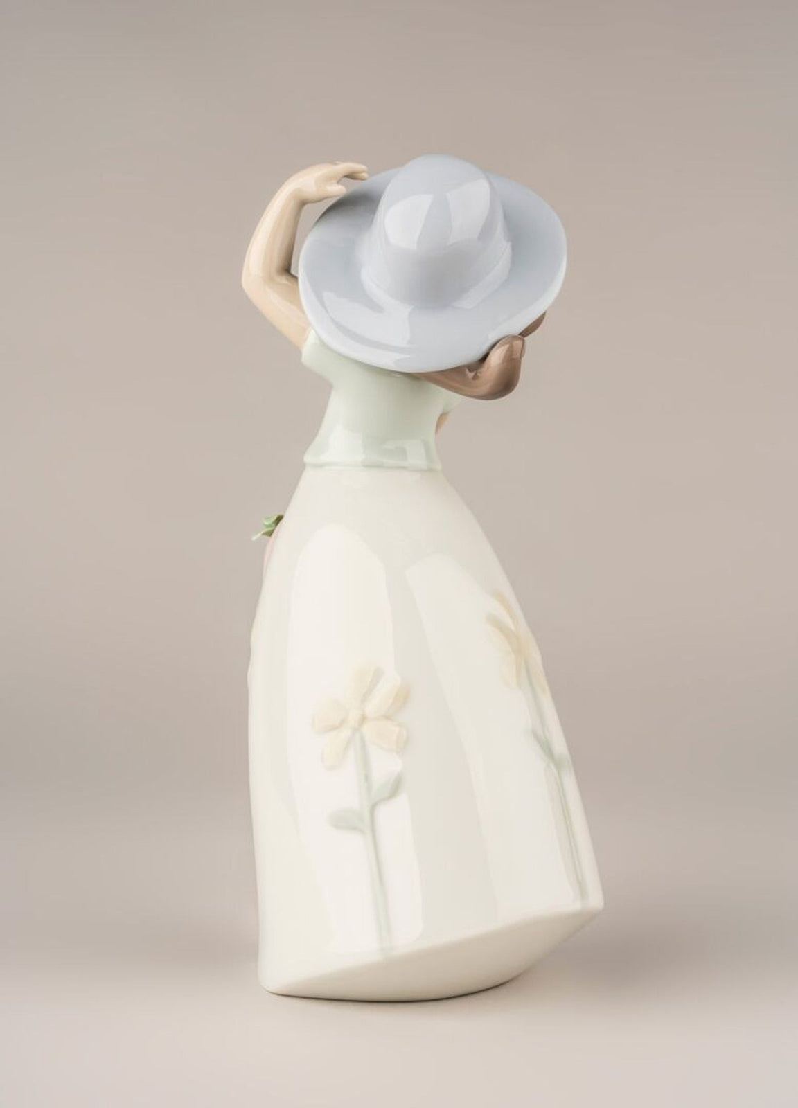 Lladro Little Daisy Girl Figurine