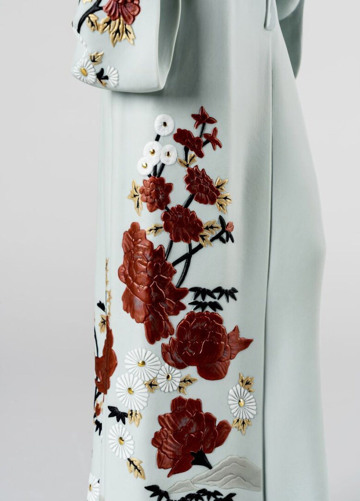 Lladro Beauty with dragon tattoo Woman Figurine