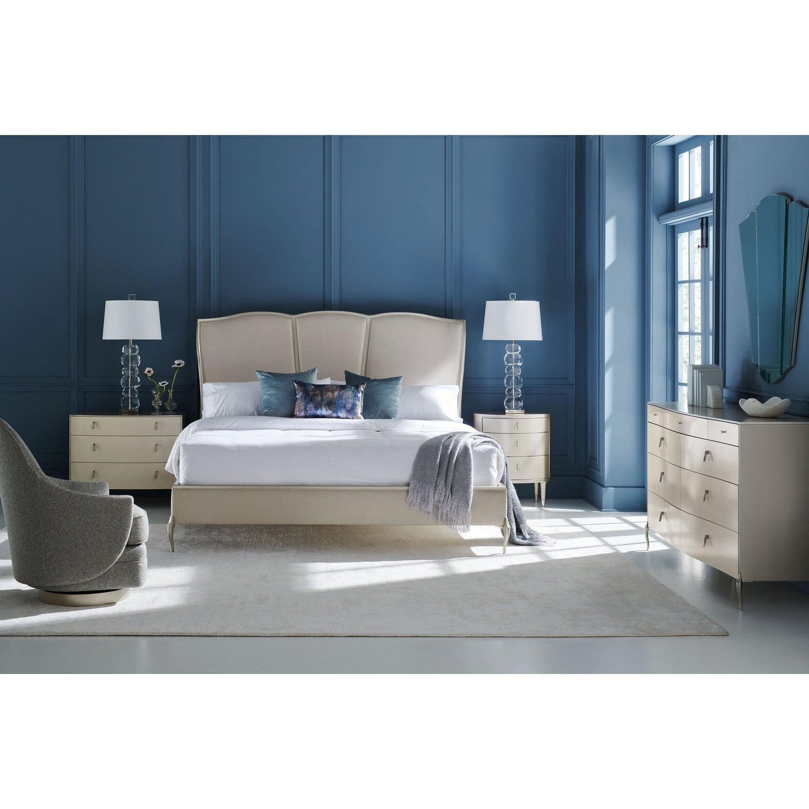 Caracole Classic Un-Deux-Trois Bed Queen DSC