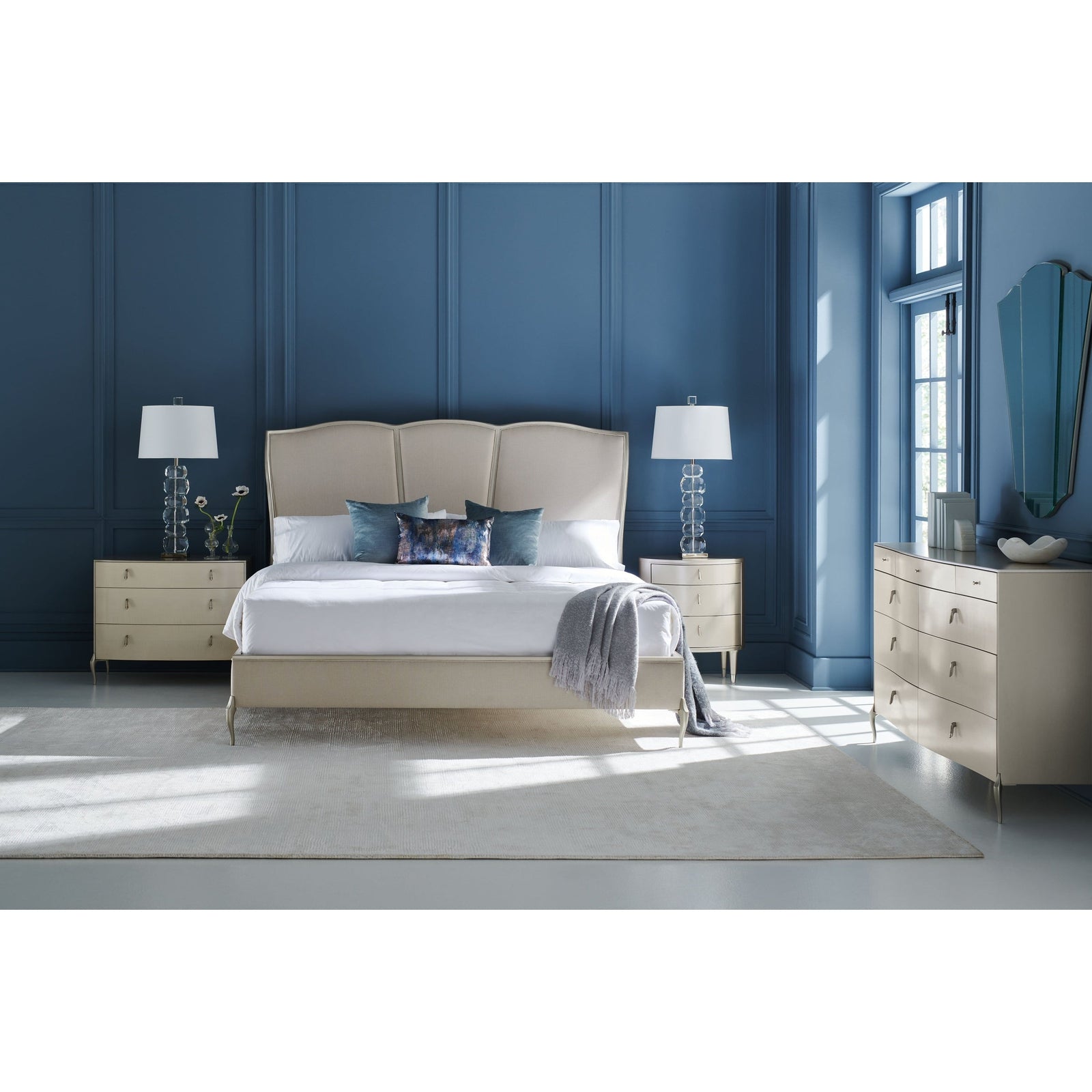 Caracole Classic Un-Deux-Trois Bed Queen DSC