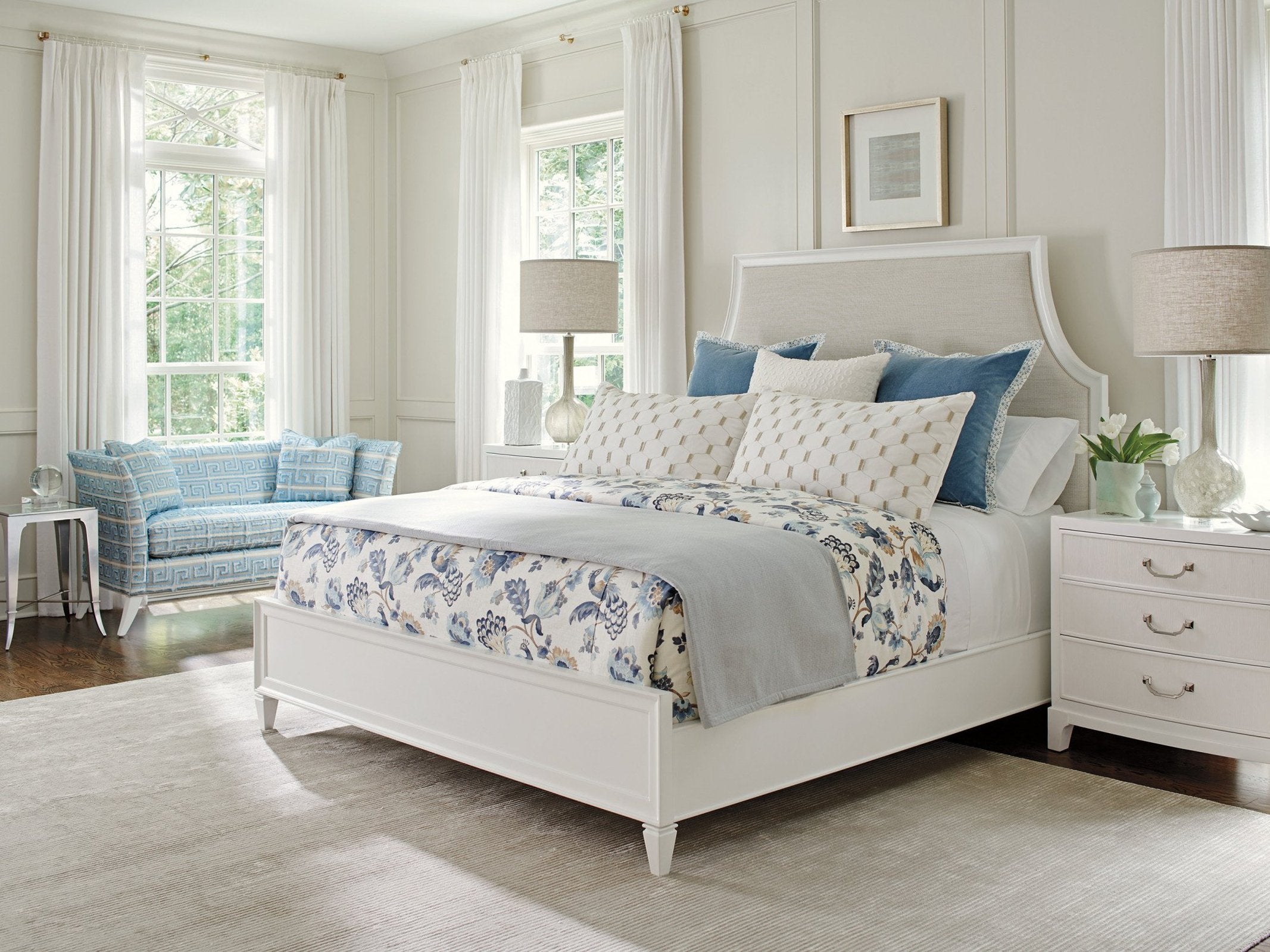 Lexington Avondale Inverness Upholstered Bed