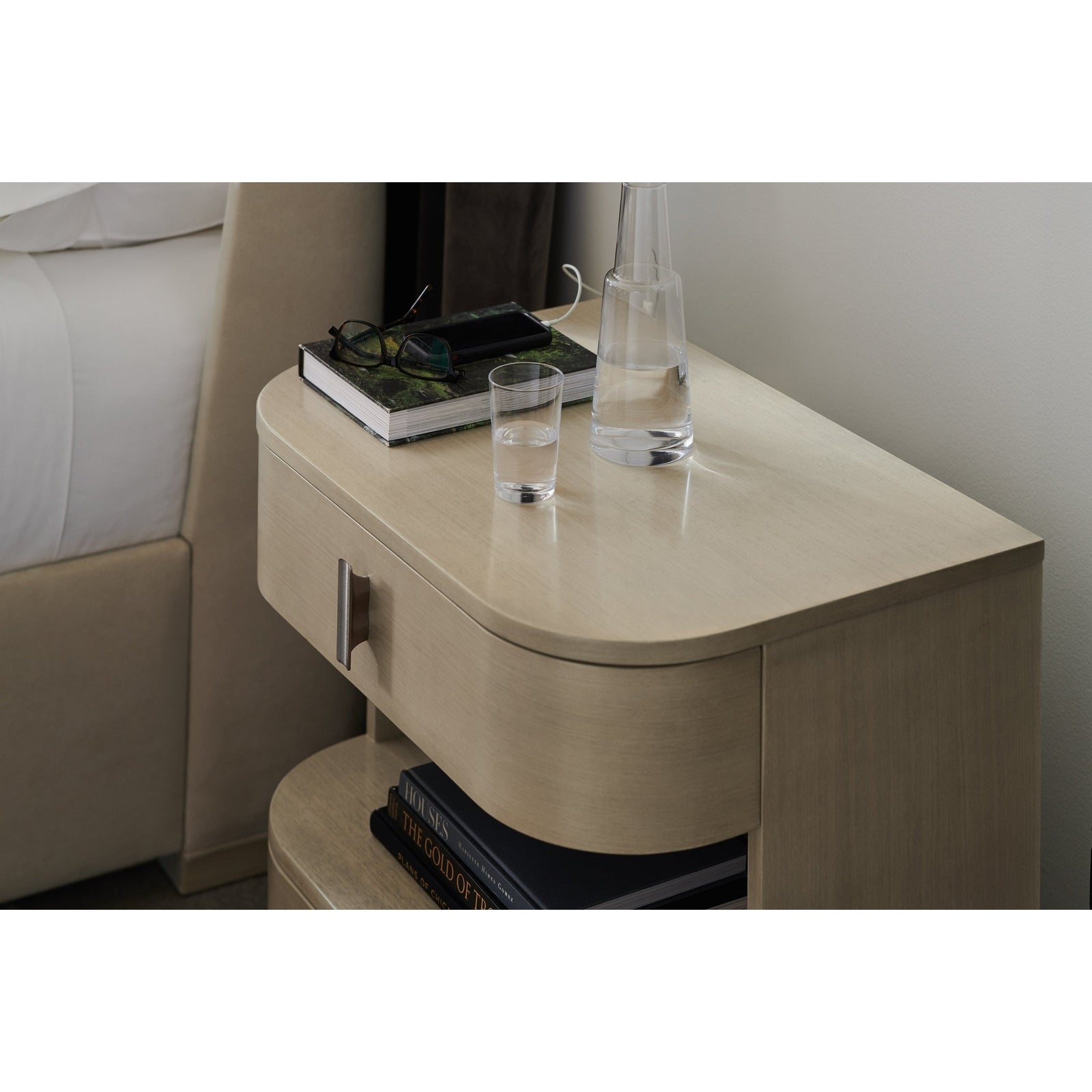Caracole Modern La Moda Da Vita Open Nightstand