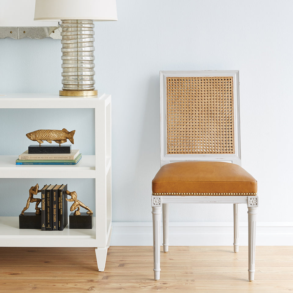 Villa & House Marianas Statue by Bungalow 5