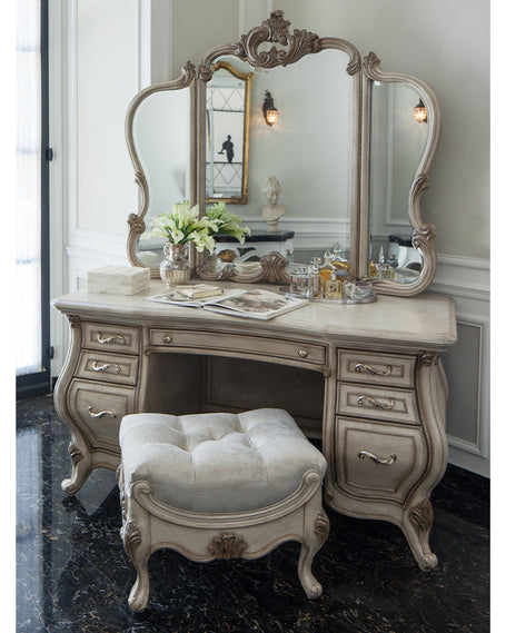 Michael Amini Platine De Royale Champagne Ottoman