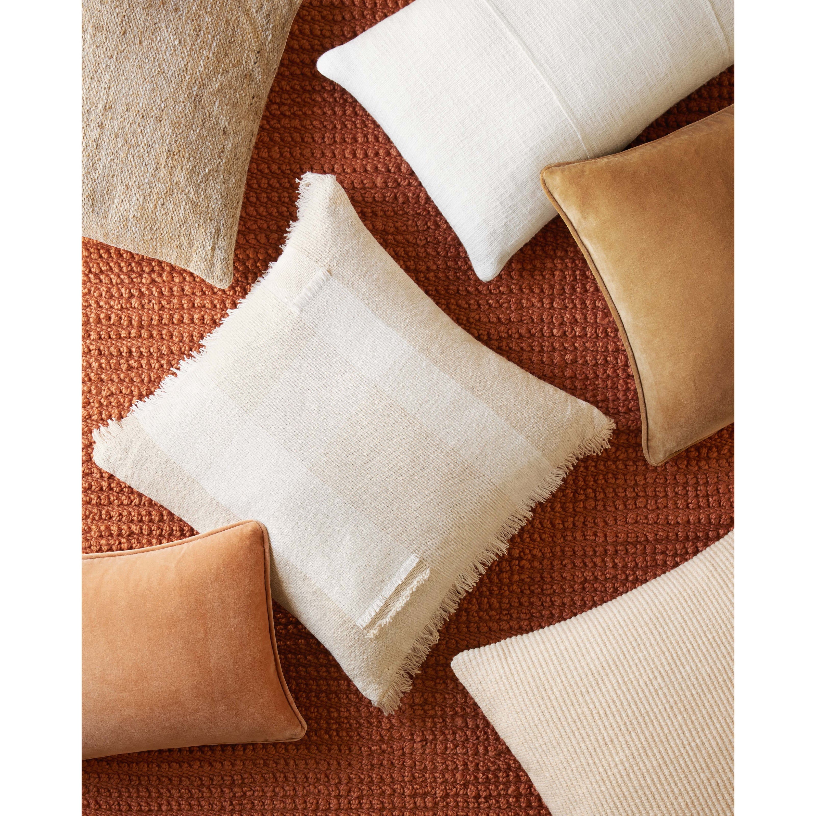 Loloi Magnolia Home PMH1153 Pillow 18