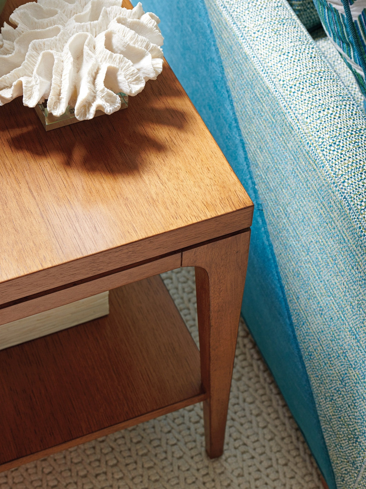 Tommy Bahama Home Palm Desert Kinsley Square Lamp Table