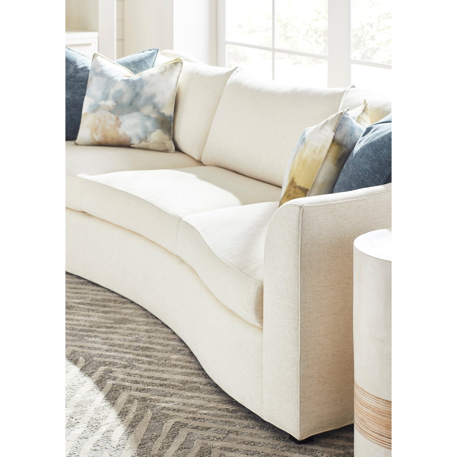 Vanguard Alba Spot Table