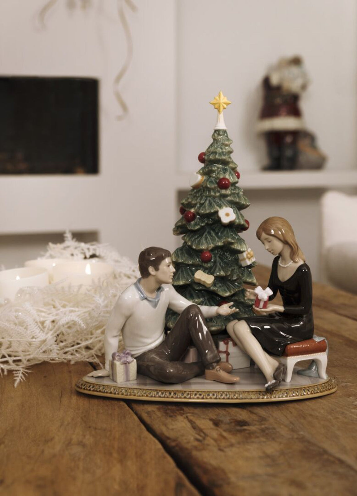 Lladro A Romantic Christmas Couple Figurine Limited Edition