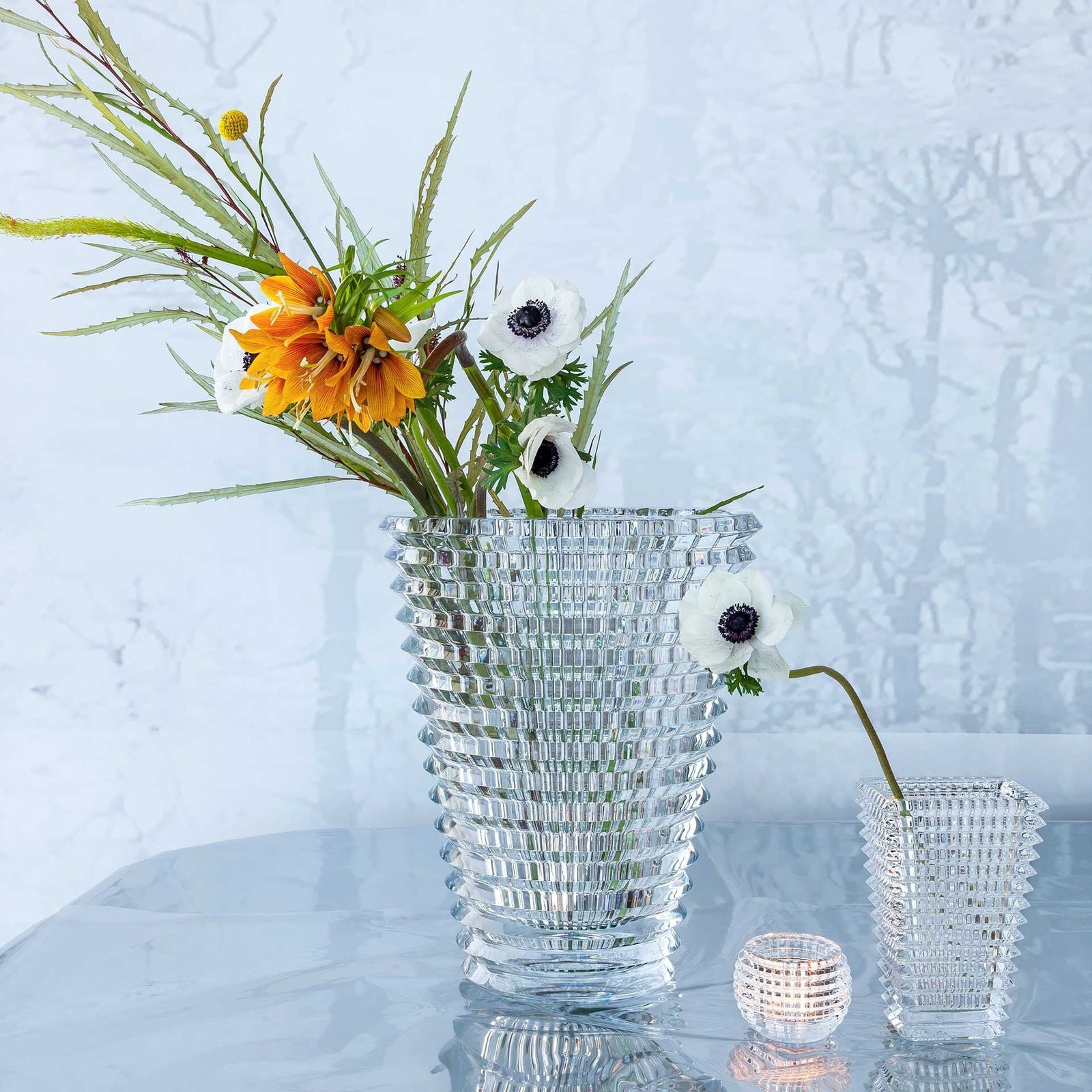 Baccarat Eye Vase Round