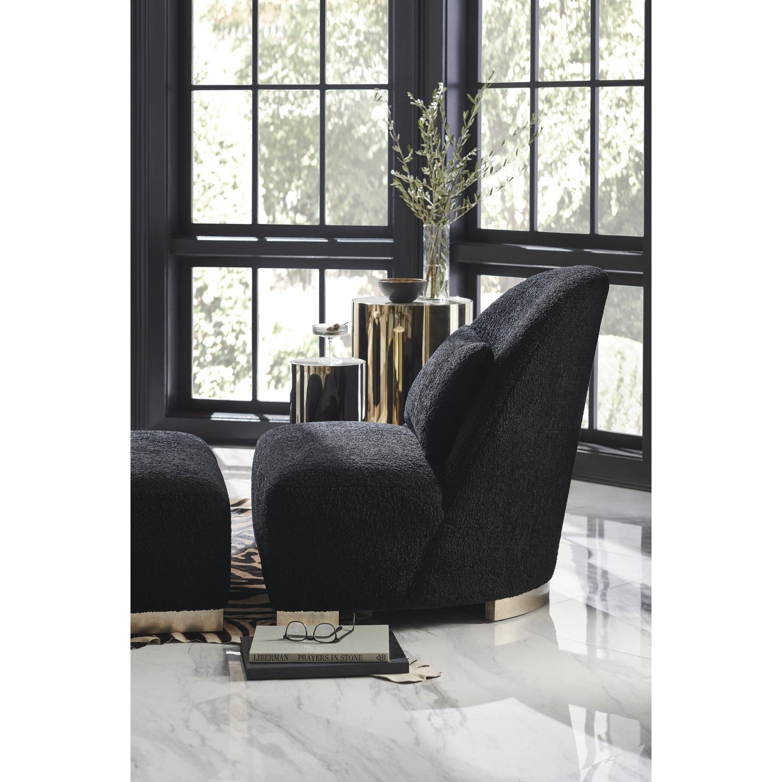 Caracole Signature Metropolitan Round About-Short Accent Table